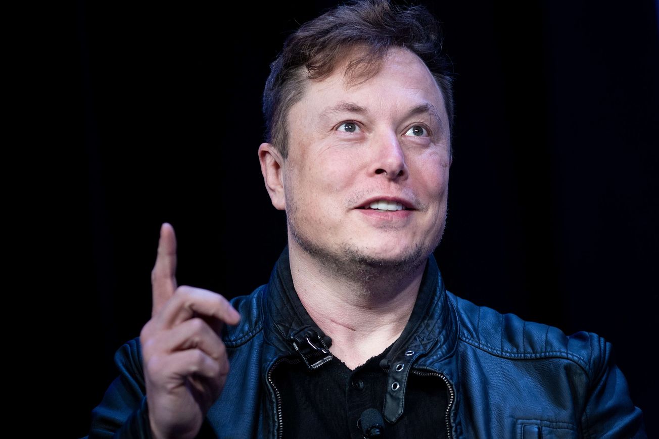 Elon Musk says Bill Gates ‘has no clue’ about powering electric trucks