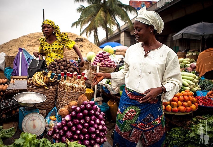 Nigeria’s inflation rate hits 13.7%, highest in 30 months